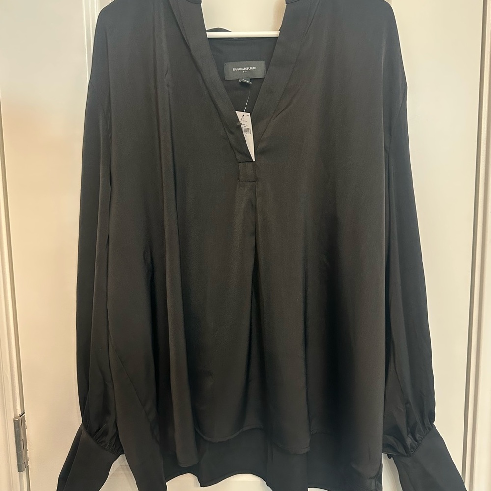 NWT - Banana Republic Crepe Volume Sleeve Blouse